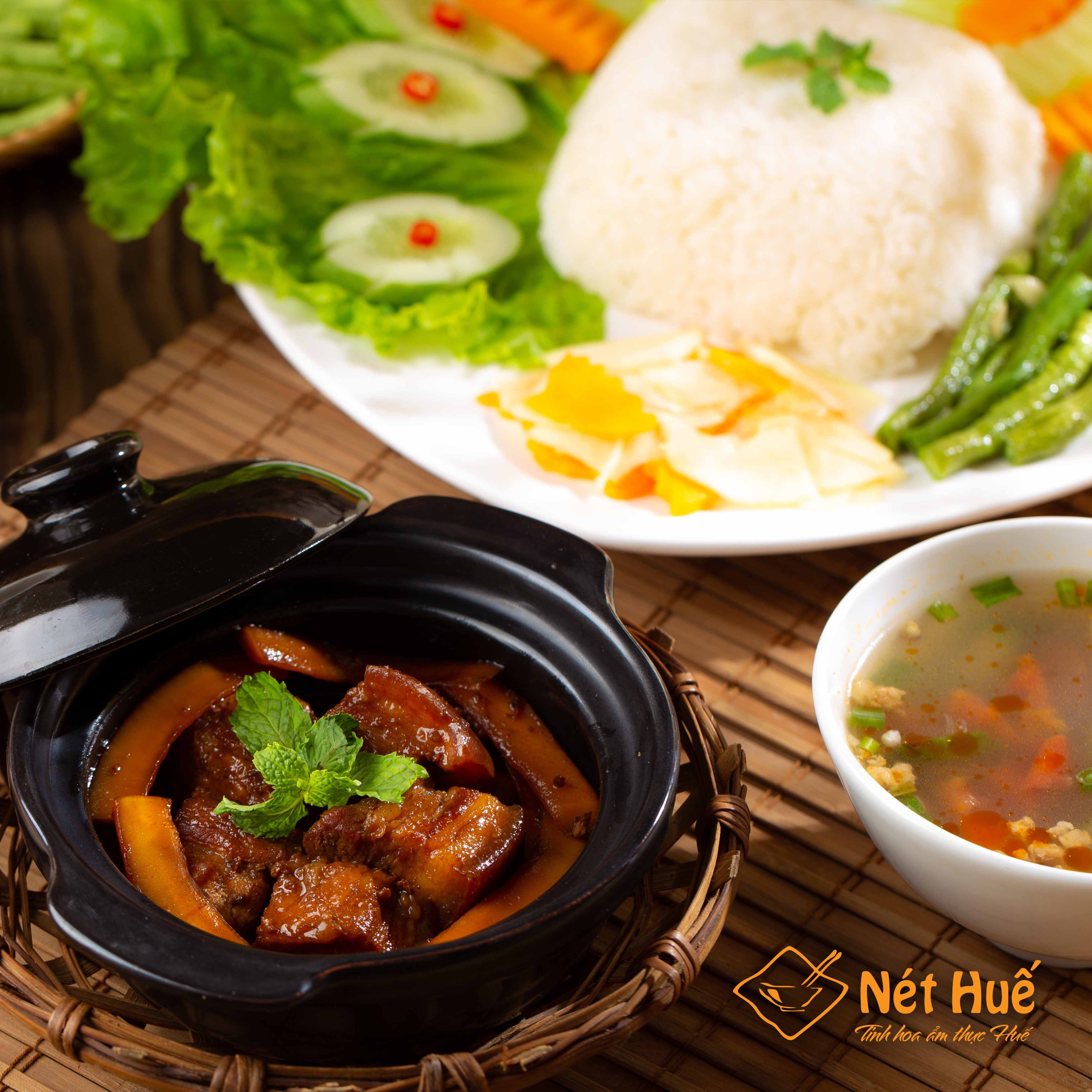 Cơm thịt kho nước dừa, Cơm thịt kho, cơm Huế, cơm Nét Huế, cơm ngon.